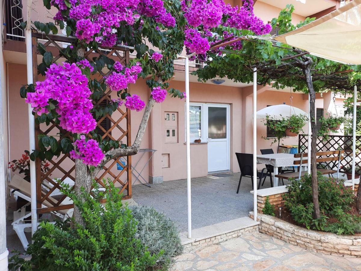 Apartment Nino In بولا المظهر الخارجي الصورة